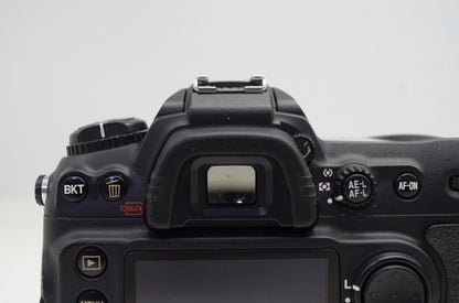 Nikon ニコン D200 ボディ デジタル一眼レフカメラ 251002k