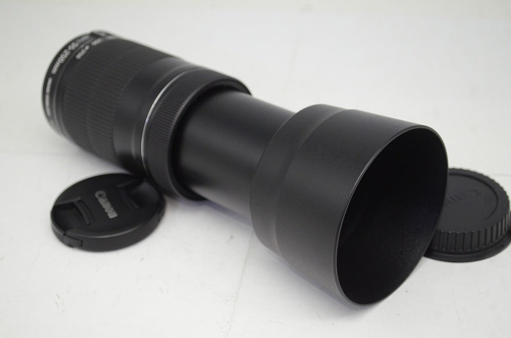美品 Canon キヤノン EF-S 55-250mm F4-5.6 IS STM APS-C ズームレンズ 別売りフード付 251003af