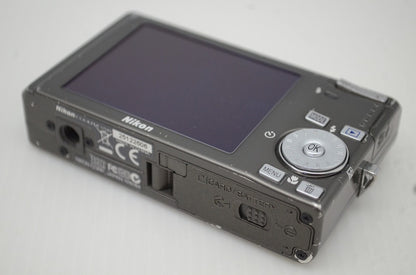 Nikon COOLPIX S510 Compact Digital Camera Urban Black 251215m