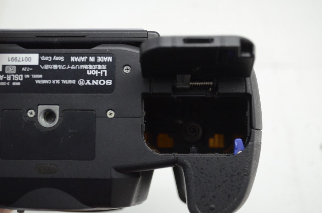 良品 SONY ソニー α350 ボディ DSLR-A350 デジタル一眼レフカメラ 元箱付 251003v