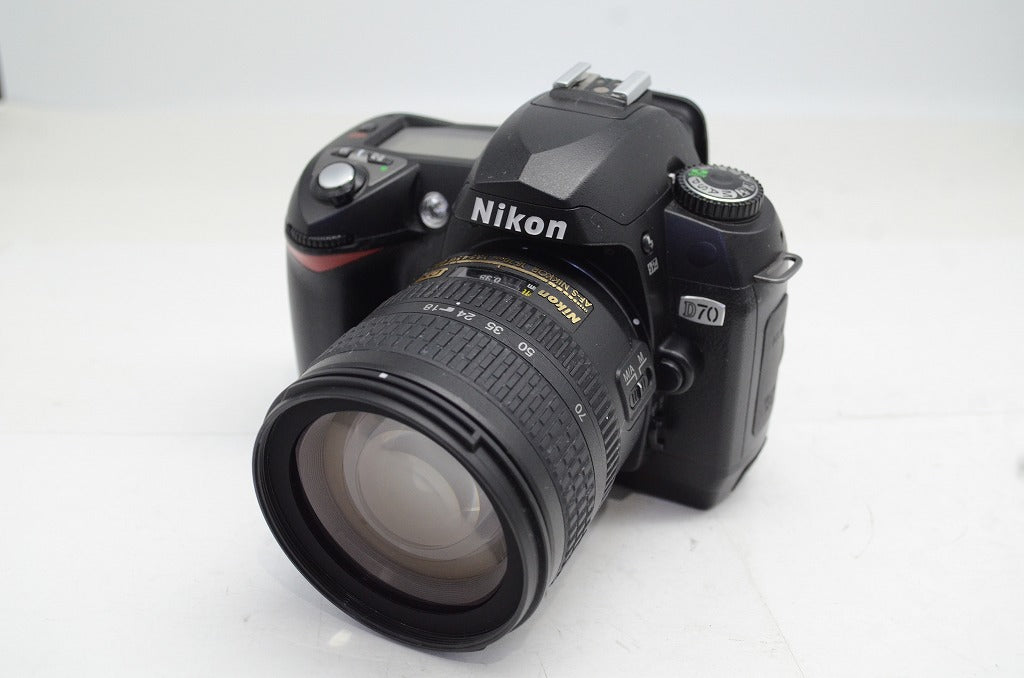 Nikon ニコン D70 + AF-S DX NIKKOR 18-70mm F3.5-4.5G レンズキット デジタル一眼レフカメラ 元箱付 251003ad