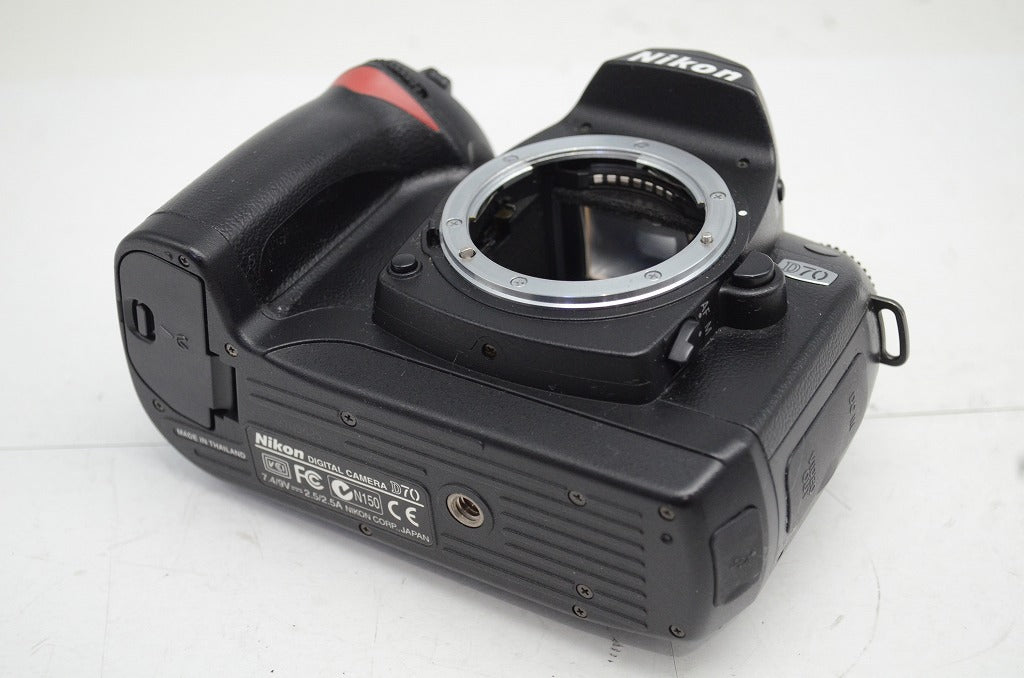 Nikon ニコン D70 + AF-S DX NIKKOR 18-70mm F3.5-4.5G レンズキット デジタル一眼レフカメラ 元箱付 251003ad