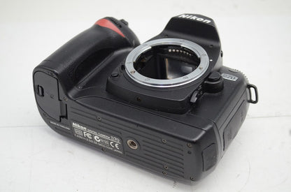 Nikon ニコン D70 + AF-S DX NIKKOR 18-70mm F3.5-4.5G レンズキット デジタル一眼レフカメラ 元箱付 251003ad