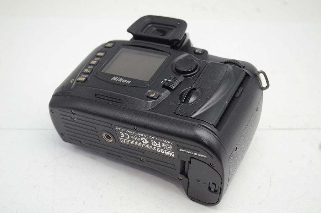 Nikon ニコン D70 + AF-S DX NIKKOR 18-70mm F3.5-4.5G レンズキット デジタル一眼レフカメラ 元箱付 251003ad