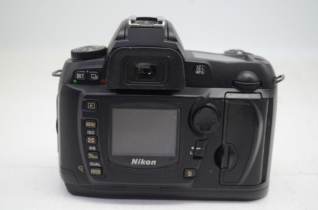 Nikon ニコン D70 + AF-S DX NIKKOR 18-70mm F3.5-4.5G レンズキット デジタル一眼レフカメラ 元箱付 251003ad