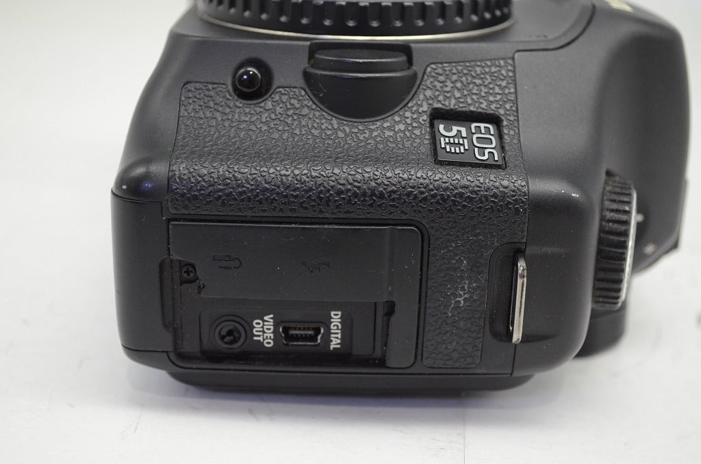 Canon キヤノン EOS 5D ボディ デジタル一眼レフカメラ 251002n