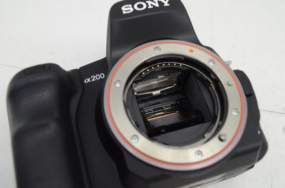 SONY ソニー α200 レンズキット DSLR-A200K (DT 18-70mm F3.5-5.6 SAL1870) デジタル一眼レフカメラ 251003y