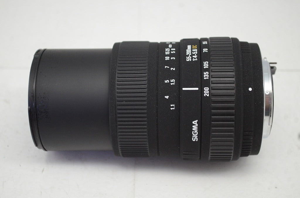 良品 SIGMA シグマ 55-200mm f4-5.6 DC PENTAX ペンタックス Kマウント APS-C ズームレンズ フード付 251006c