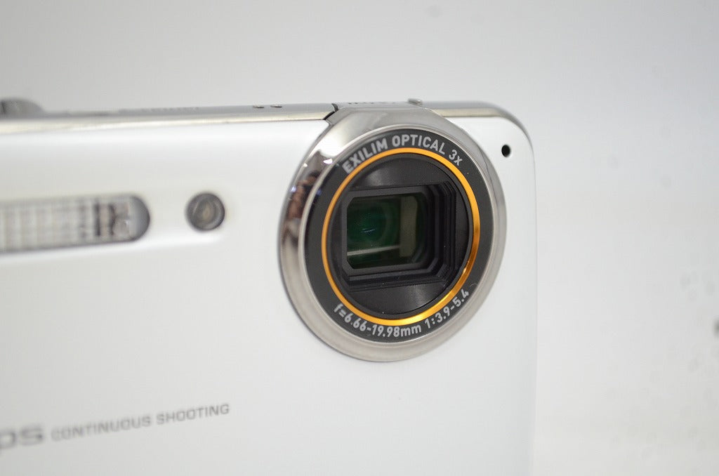 美品 CASIO カシオ HIGH SPEED EXILIM EX-FS10 ホワイト コンパクトデジタルカメラ 251007c