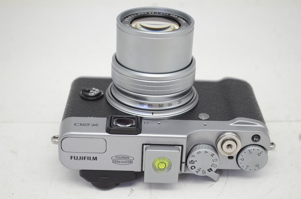 FUJIFILM フジフィルム X20 コンパクトデジタルカメラ シルバー 251007j