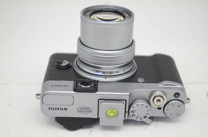 FUJIFILM フジフィルム X20 コンパクトデジタルカメラ シルバー 251007j