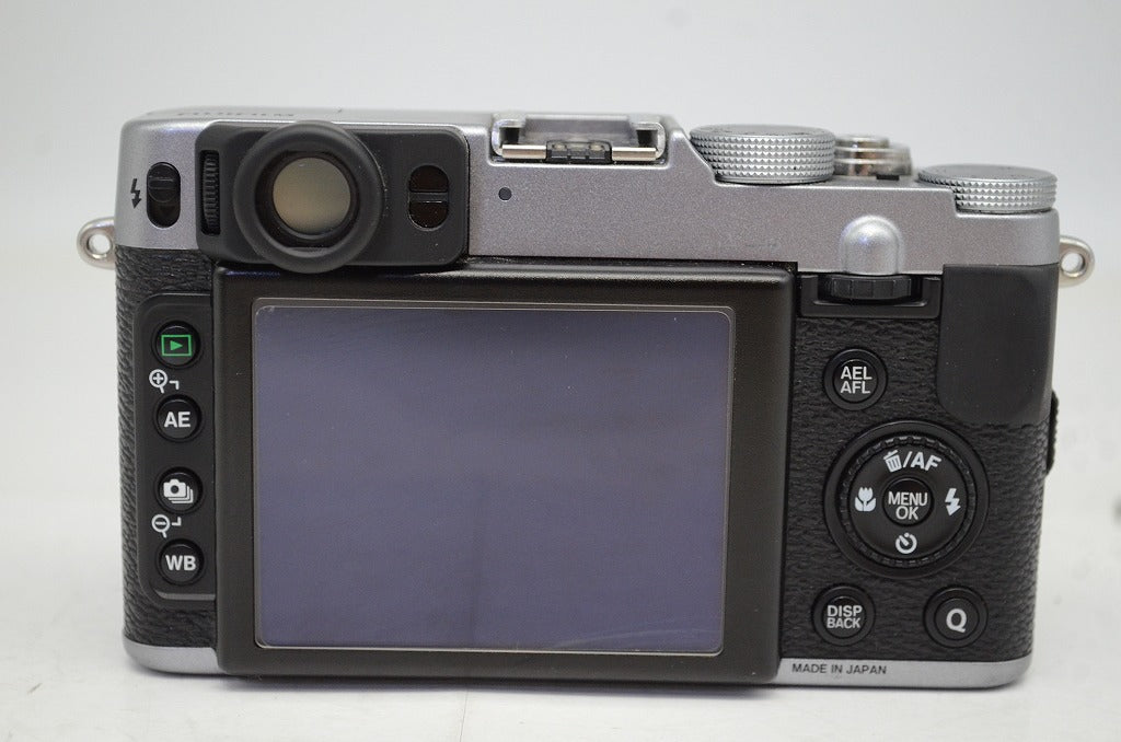 FUJIFILM フジフィルム X20 コンパクトデジタルカメラ シルバー 251007j