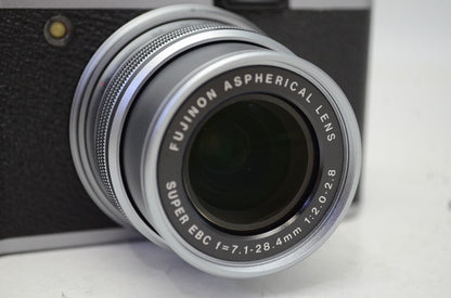 FUJIFILM フジフィルム X20 コンパクトデジタルカメラ シルバー 251007j