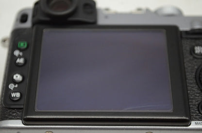 FUJIFILM フジフィルム X20 コンパクトデジタルカメラ シルバー 251007j