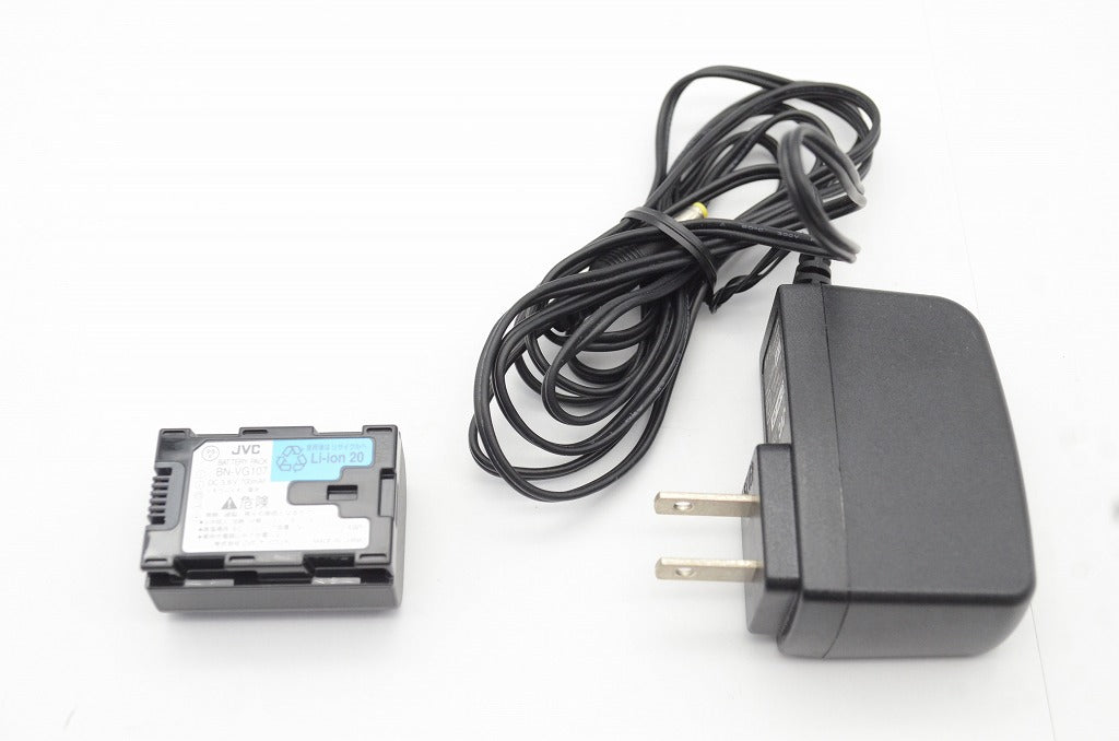 美品 JVC ケンウッド GZ-E600 デジタルビデオカメラ ホワイト 260812aj