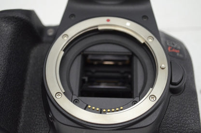 美品 Canon キヤノン EOS Kiss X10i ＋ EF-S 18-55 IS STM レンズキット デジタル一眼レフカメラ 251008e