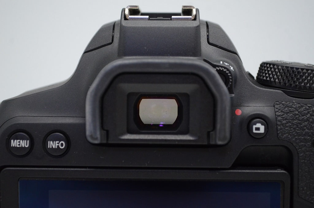 美品 Canon キヤノン EOS Kiss X10i ＋ EF-S 18-55 IS STM レンズキット デジタル一眼レフカメラ 251008e