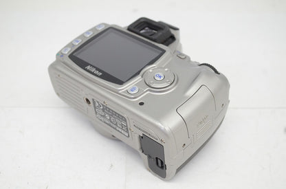 良品 Nikon ニコン D40 ボディ シルバー デジタル一眼レフカメラ 251009b