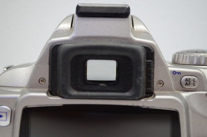 良品 Nikon ニコン D40 ボディ シルバー デジタル一眼レフカメラ 251009b