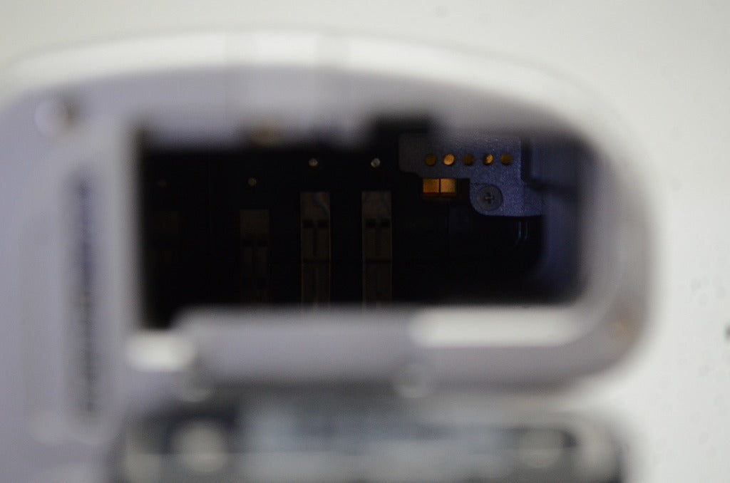 良品 Nikon ニコン D40 ボディ シルバー デジタル一眼レフカメラ 251009b