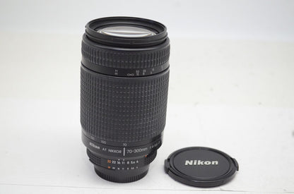 良品 Nikon ニコン AF NIKKOR ED 70-300mm F4-5.6D ズームレンズ 251009u