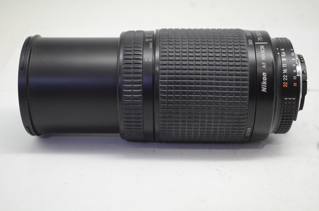 良品 Nikon ニコン AF NIKKOR ED 70-300mm F4-5.6D ズームレンズ 251009u