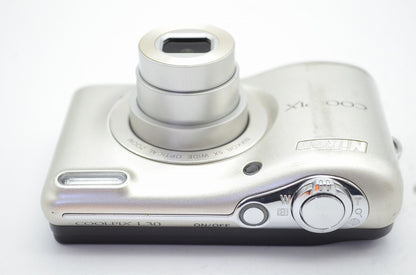 Nikon ニコン COOLPIX L30 コンパクトデジタルカメラ シルバー 250428o