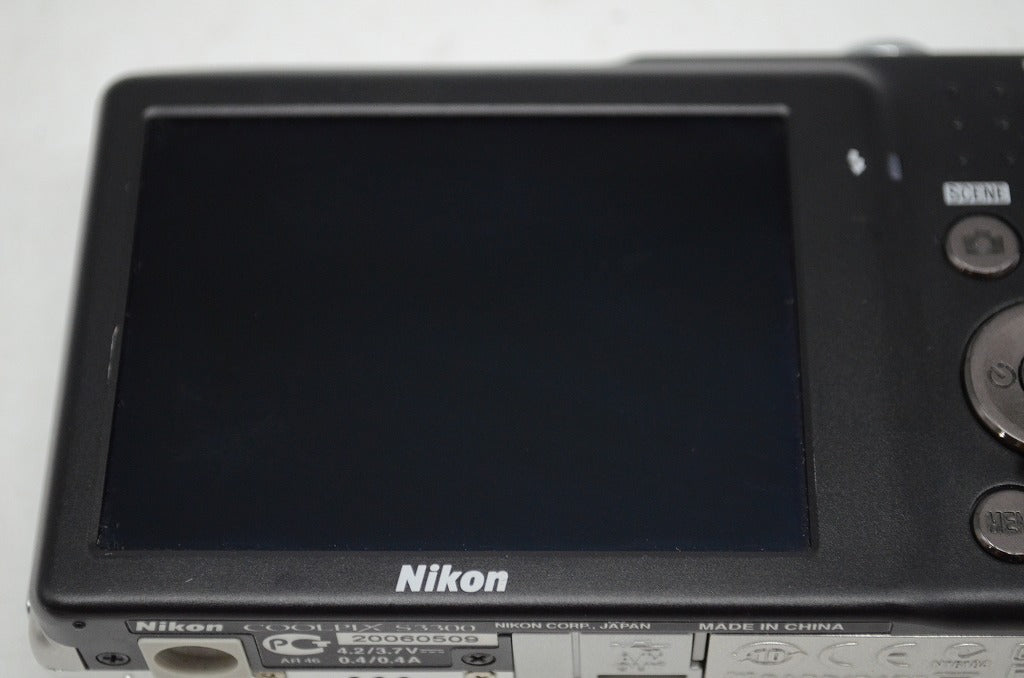 良品 Nikon ニコン COOLPIX S3300 コンパクトデジタルカメラ クリスタルシルバー 251010z