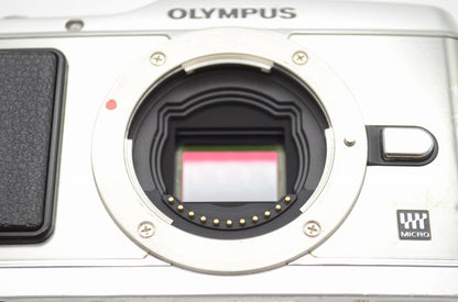 OLYMPUS オリンパス PEN E-P3 ボディ ミラーレス一眼カメラ シルバー 元箱付 250511q
