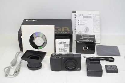 美品 RICOH リコー GR DIGITAL II 10.1 MP (1001万画素) コンパクトデジタルカメラ 別売GH-1 元箱付 251011a