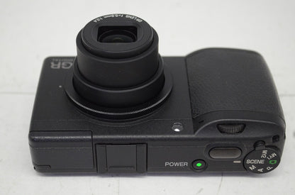 美品 RICOH リコー GR DIGITAL II 10.1 MP (1001万画素) コンパクトデジタルカメラ 別売GH-1 元箱付 251011a