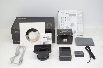 美品 RICOH リコー GR DIGITAL II 10.1 MP (1001万画素) コンパクトデジタルカメラ 別売GH-1 元箱付 251011a