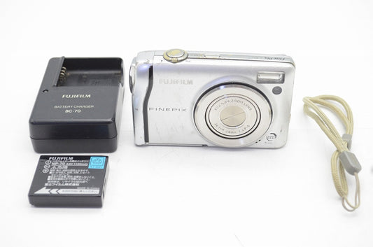 FUJIFILM フジフィルム FinePix F40fd コンパクトデジタルカメラ シルバー 250507p