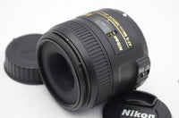 美品 Nikon ニコン AF-S DX Micro NIKKOR 40mm F2.8G 単焦点レンズ フード付 241024i