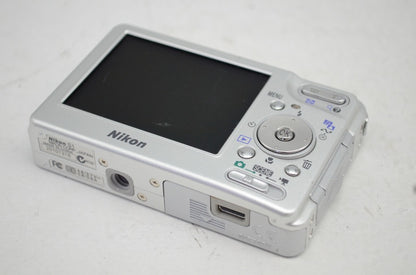 Nikon ニコン COOLPIX S1 コンパクトデジタルカメラ シルバー 251008aa