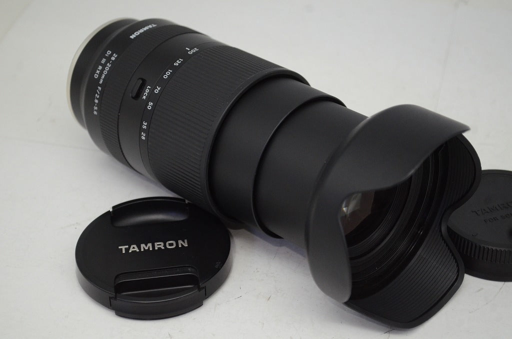 美品 TAMRON 28-200mm F2.8-5.6 Di III RXD A071 SONY Eマウント フルサイズ ズームレンズ フード付 251021r