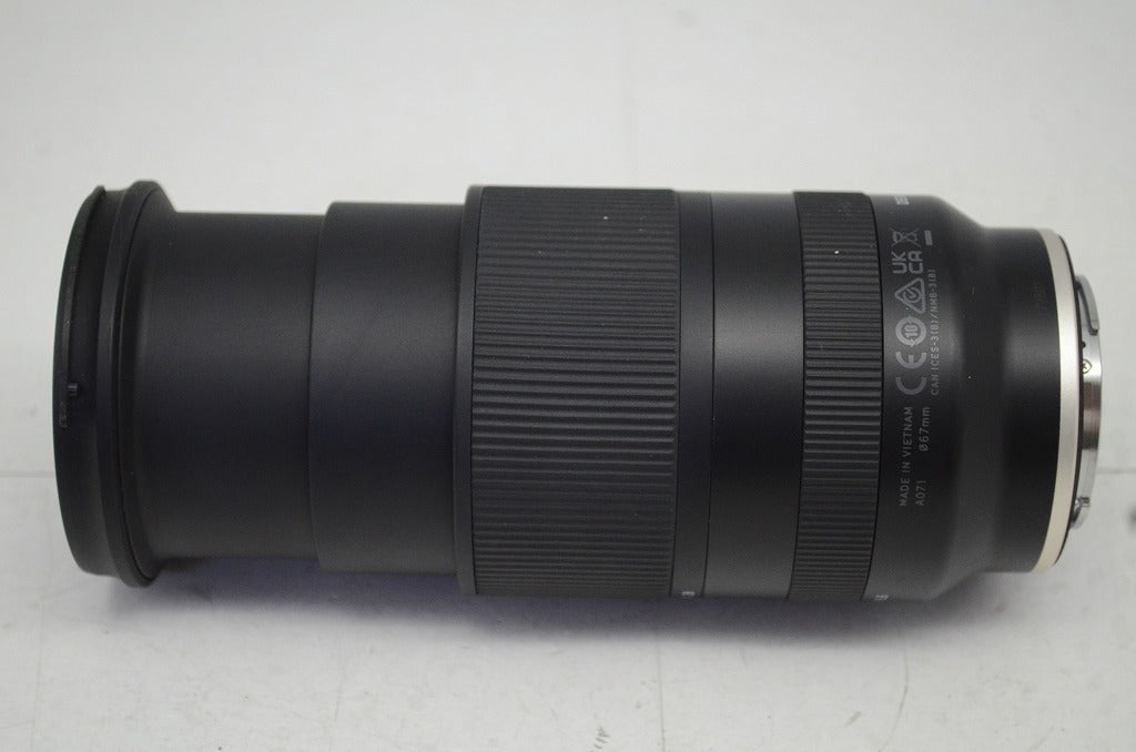 美品 TAMRON 28-200mm F2.8-5.6 Di III RXD A071 SONY Eマウント フルサイズ ズームレンズ フード付 251021r