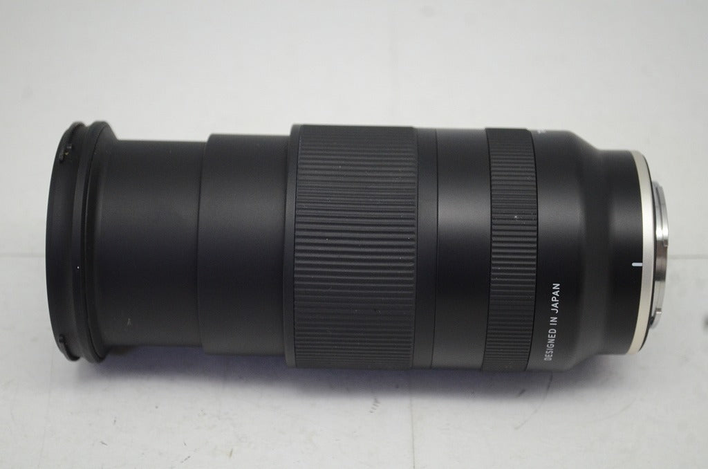 美品 TAMRON 28-200mm F2.8-5.6 Di III RXD A071 SONY Eマウント フルサイズ ズームレンズ フード付 251021r