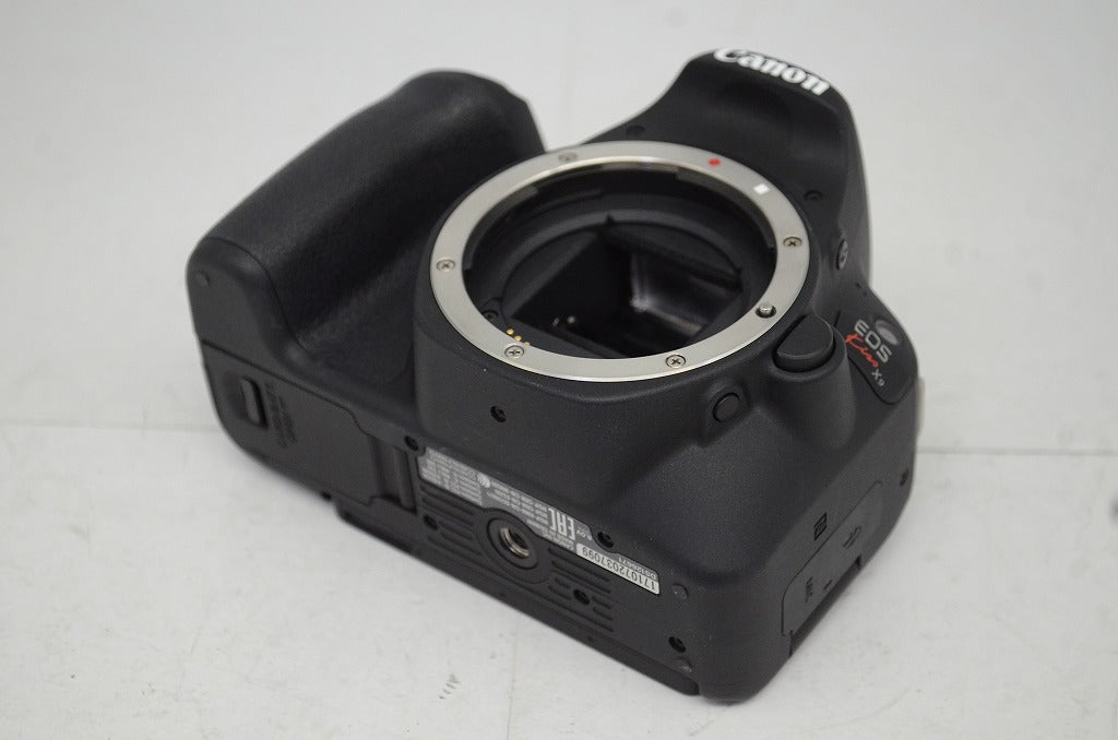 美品 Canon キヤノン EOS Kiss X9 ボディ + EF-S 18-55mm IS STM レンズキット デジタル一眼レフカメラ 251020ah