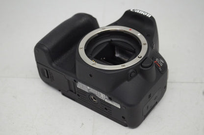 美品 Canon キヤノン EOS Kiss X9 ボディ + EF-S 18-55mm IS STM レンズキット デジタル一眼レフカメラ 251020ah