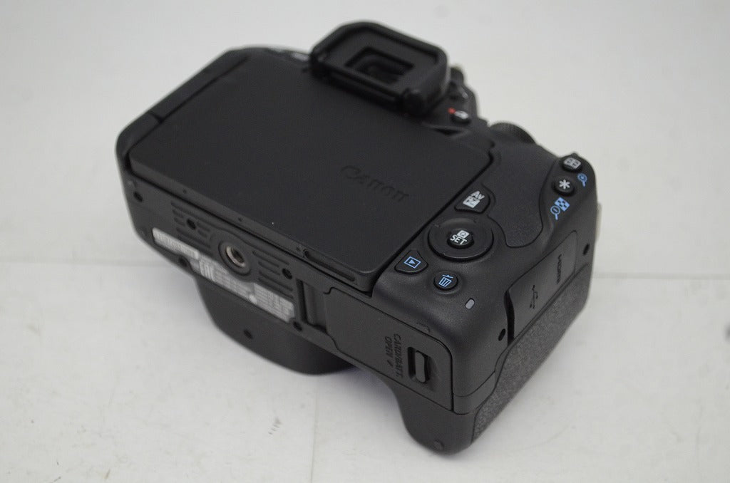 美品 Canon キヤノン EOS Kiss X9 ボディ + EF-S 18-55mm IS STM レンズキット デジタル一眼レフカメラ 251020ah