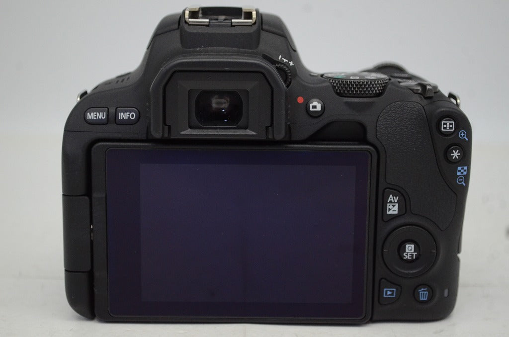 美品 Canon キヤノン EOS Kiss X9 ボディ + EF-S 18-55mm IS STM レンズキット デジタル一眼レフカメラ 251020ah