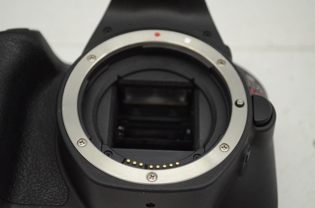 美品 Canon キヤノン EOS Kiss X9 ボディ + EF-S 18-55mm IS STM レンズキット デジタル一眼レフカメラ 251020ah