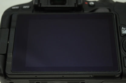 美品 Canon キヤノン EOS Kiss X9 ボディ + EF-S 18-55mm IS STM レンズキット デジタル一眼レフカメラ 251020ah