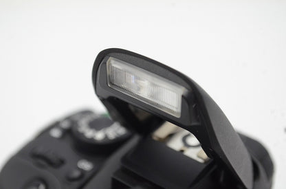 良品 Canon EOS Kiss X7 + EF-S 18-55 IS STM レンズキット デジタル一眼レフカメラ 250601j