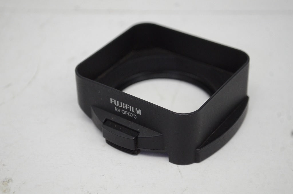 美品 FUJIFILM フジフィルム GF670専用レンズフード 元箱付 251015c