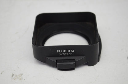 美品 FUJIFILM フジフィルム GF670専用レンズフード 元箱付 251015c