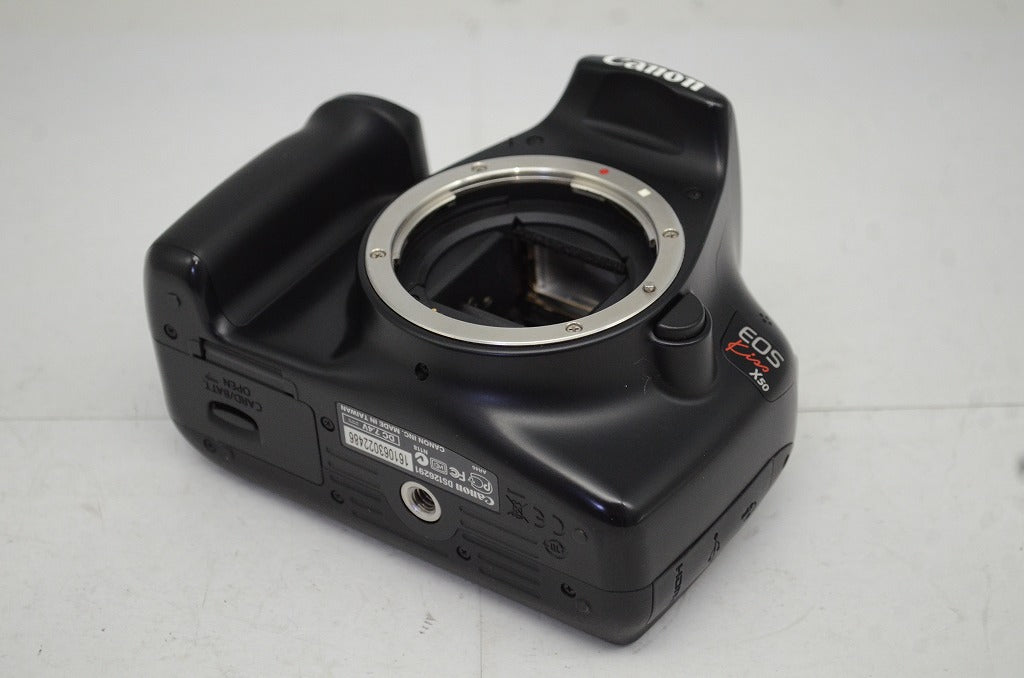 美品 Canon キヤノン EOS Kiss X50 + EF-S 18-55mm IS II レンズキット デジタル一眼レフカメラ 251016z