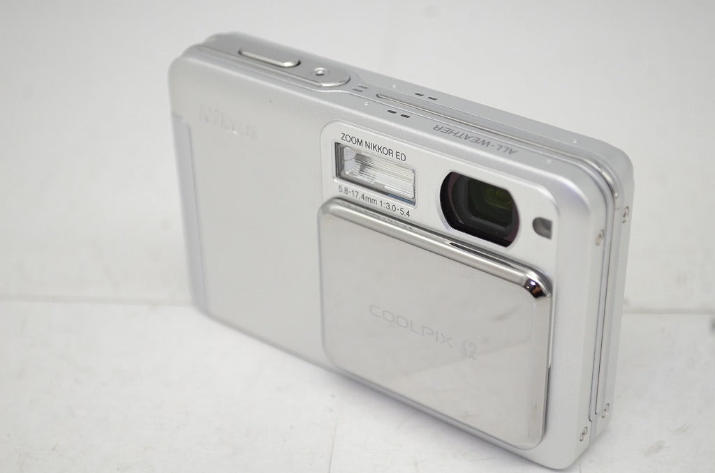 美品 Nikon ニコン COOLPIX S2 コンパクトデジタルカメラ シルバー 元箱付 251017m