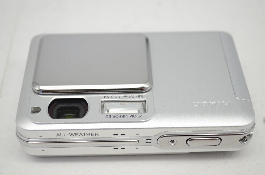 美品 Nikon ニコン COOLPIX S2 コンパクトデジタルカメラ シルバー 元箱付 251017m